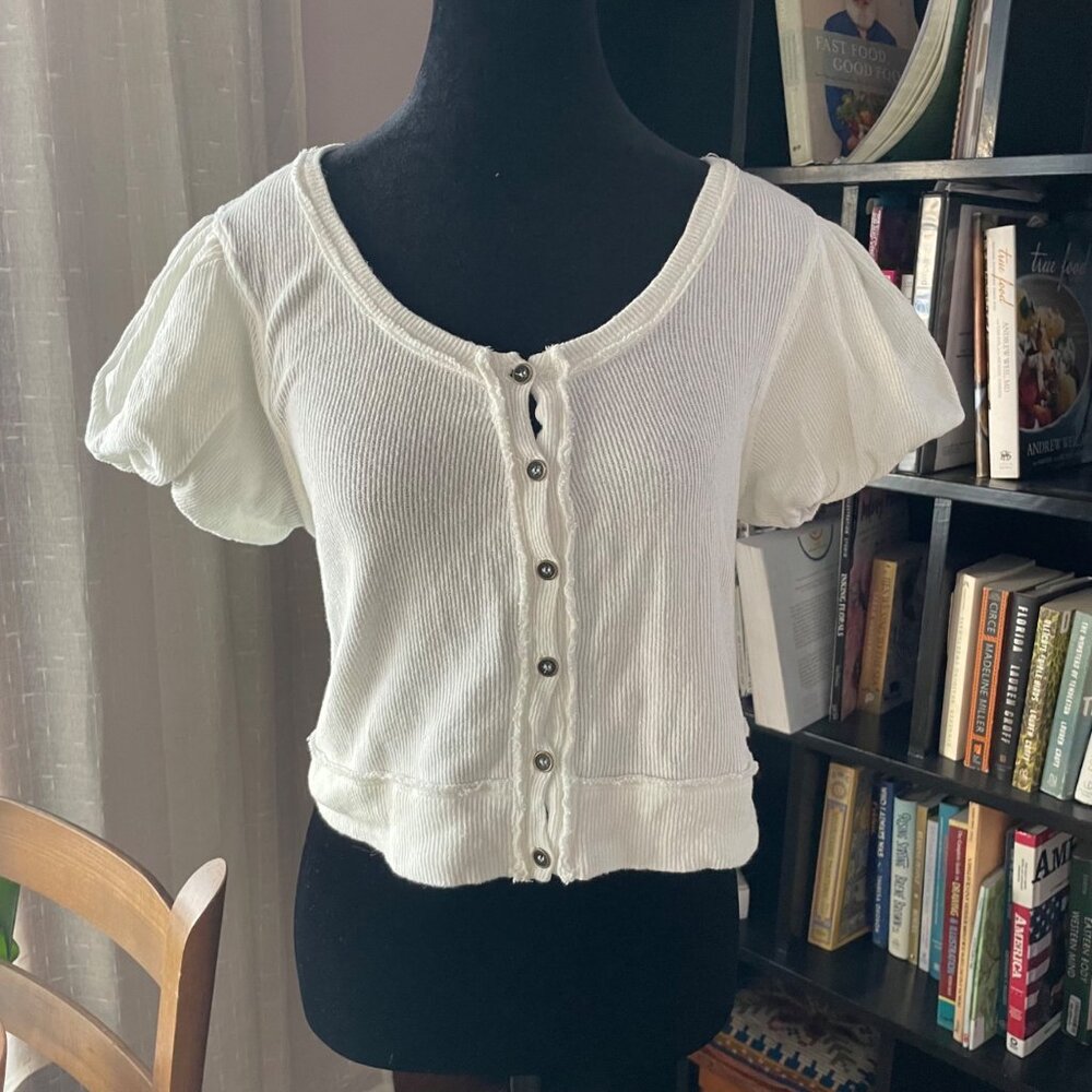 We The Free White Cropped Short Sleeve Shirt Puff Sleeve Boho XS Elevated Basics